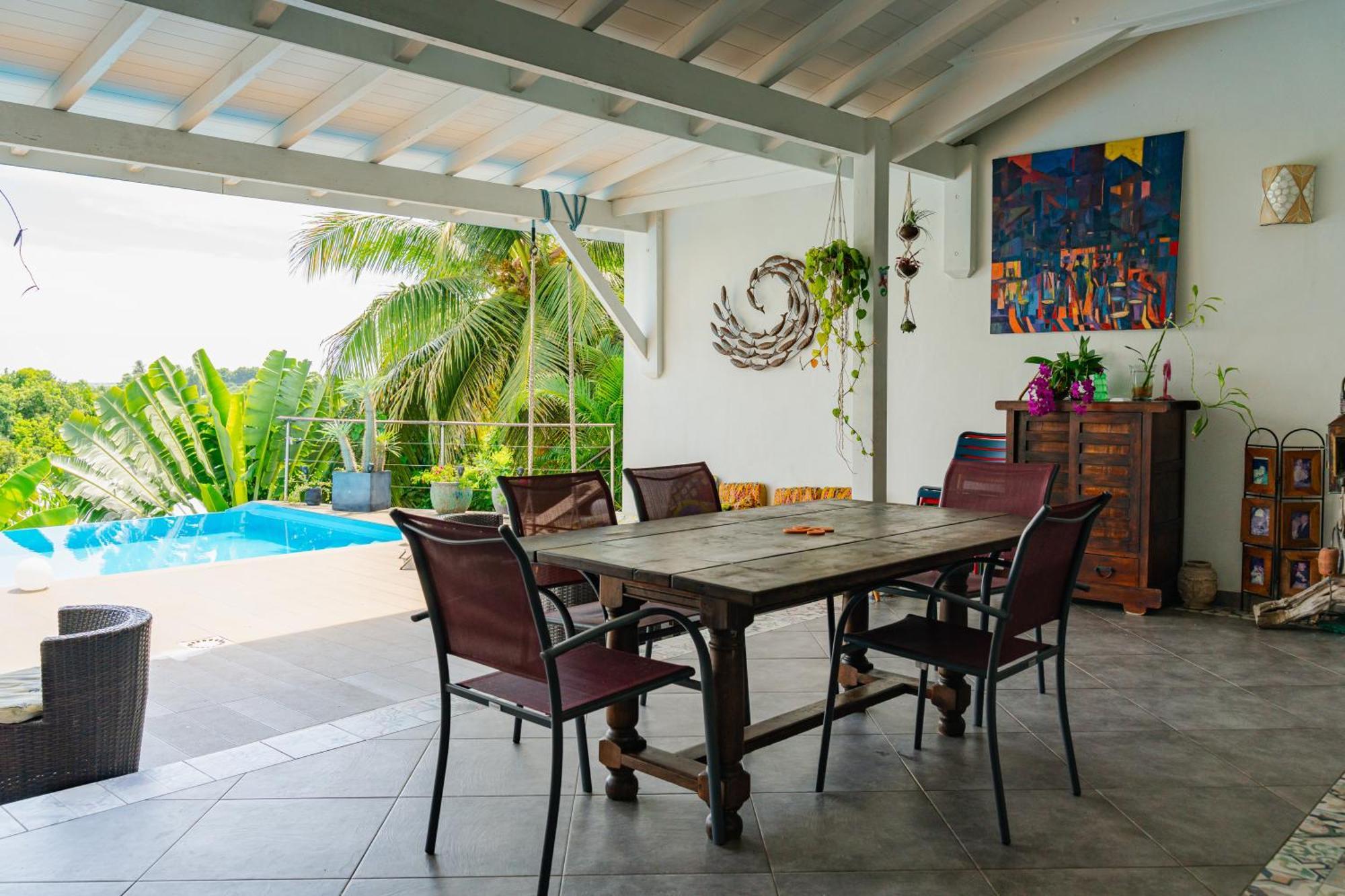 Rev Bleu Villa